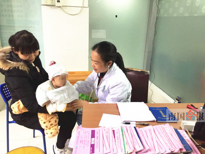 兒科微信群變身“全天候診室”，醫(yī)師有問必答守護(hù)兒童健康